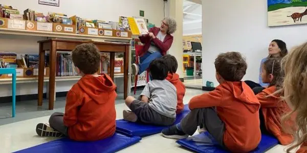 Leitura Na Casinha Pequenina