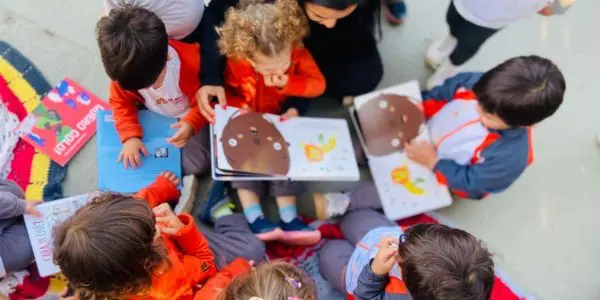 Leitura na Casinha Pequenina